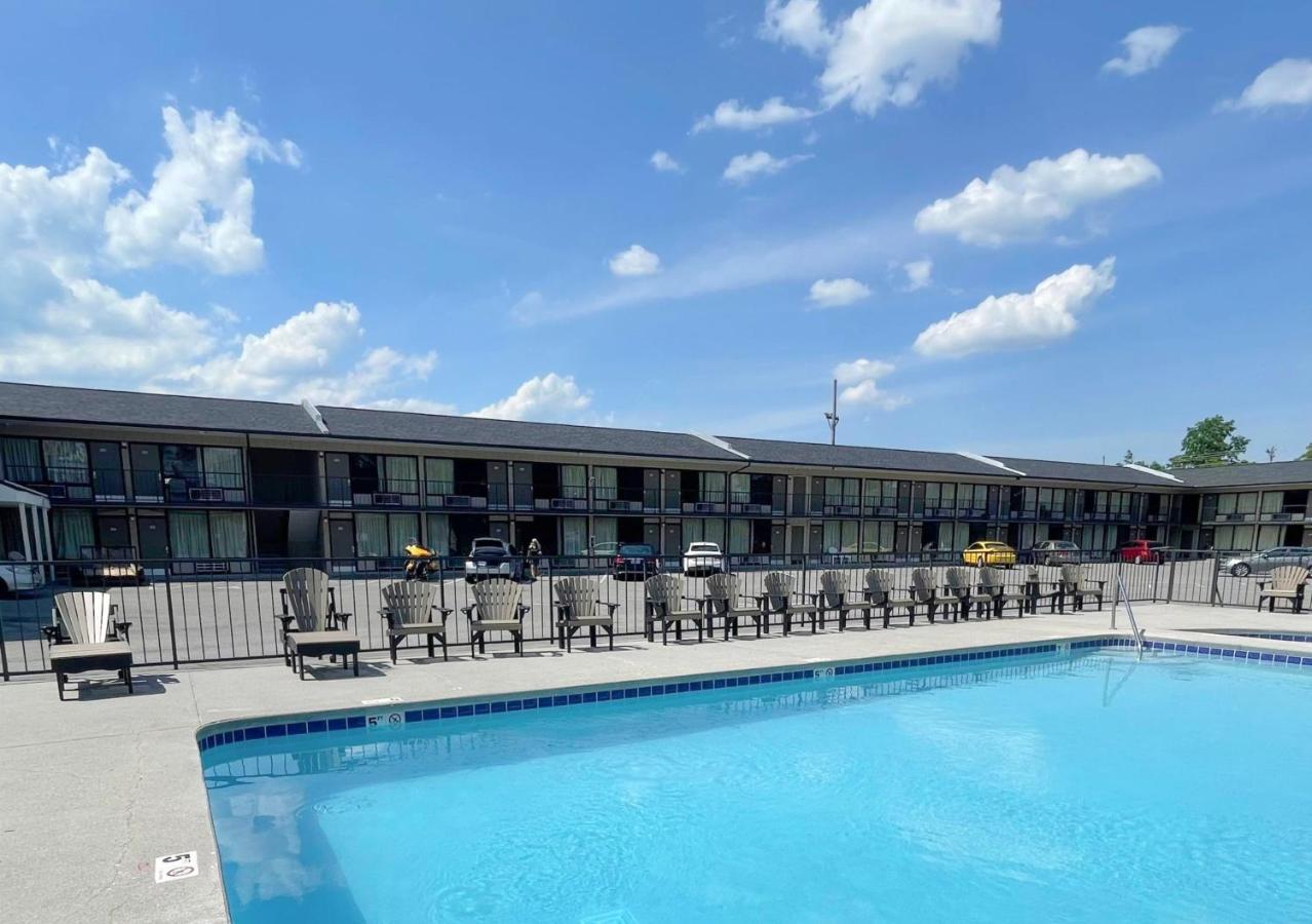 Travelodge By Wyndham Pigeon Forge Dollywood Lane Extérieur photo